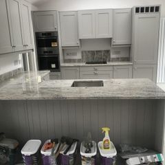 Kitchen units, worktop, sink and tap