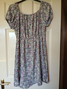 Women's Dress. Size M/l