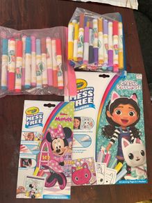 "Mess Free" colouring markers and paper