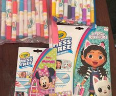 "Mess Free" colouring markers and paper