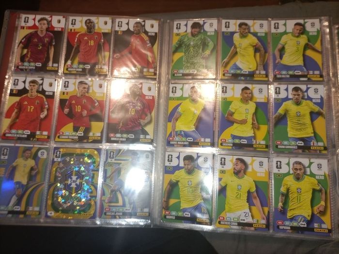 Panini World Cup 2026 binder almost full + extra cards