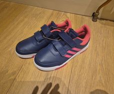 BNWOT Adidas velcro runners size 5/38