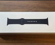 SEALED - Apple Watch SE 3 40mm Midnight Sport Band M/L - Brand New - Original