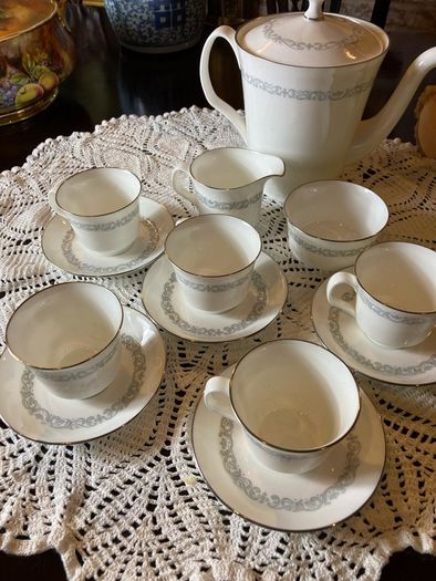 Minton "Silver Scroll " tea set