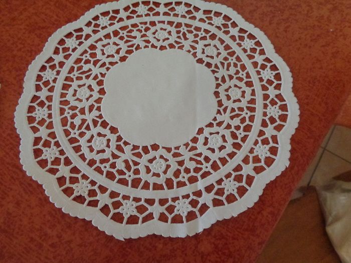 Selection of Paper Doiles for Sale
