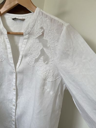 White linen blouse Size 12 EU40