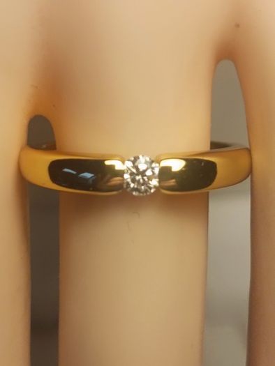 Solid Band Ring with Moissanite Gemstone