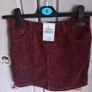 girls skirt. New  with tags..size 9/10 Image 2
