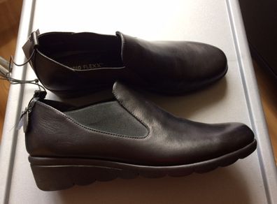 Ladies shoes. Size Eur 8/42.Leather.New