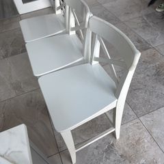 3x white painted wooden bar stools