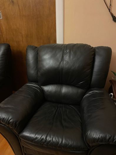 leather suite of furniture set (1 sofa, 2 armchairs)