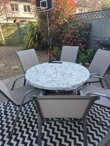 Free Gas Firepit table with Full gas included