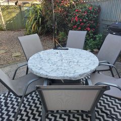Free Gas Firepit table with Full gas included