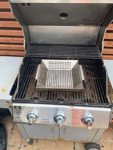 BBQ gas. Read full ad