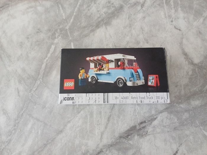 lego retro food truck