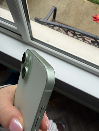 Iphone 15 Green