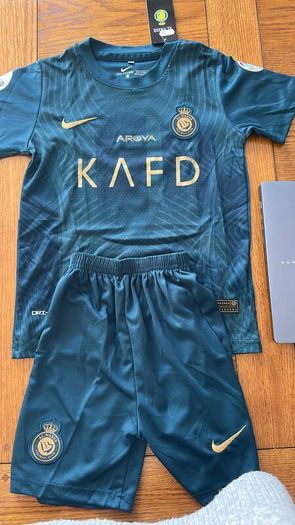 Al Nassr Football Kit - Age 7 - Brand New