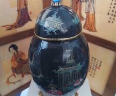 Pretty Little Decorative Chinese Container