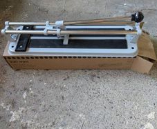 Tile cutter