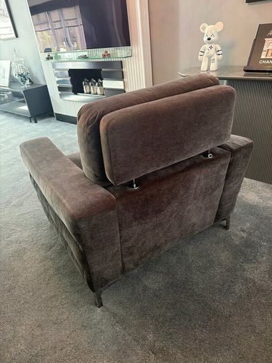 Sitting room suite. 3/4 seater recliner, and chair