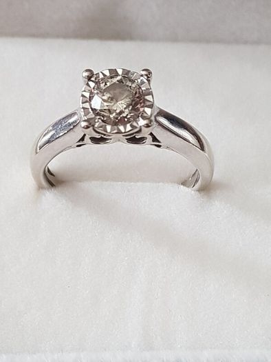 diamond solitaire