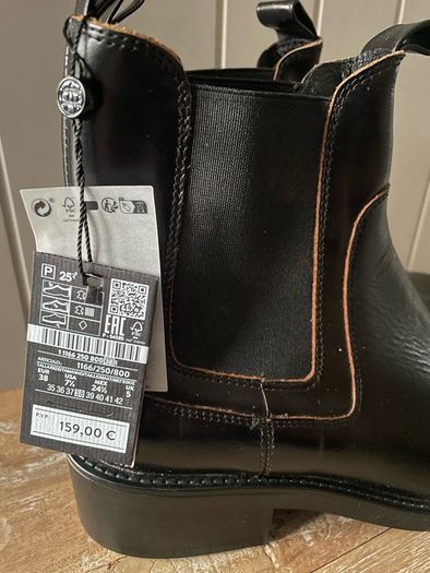 Chelsea ankle boots Massimo Dutti size 5 brand new