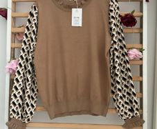 jumper bnwt tan jumper with frilled neckline and blouse style sleeves freesize 12/14