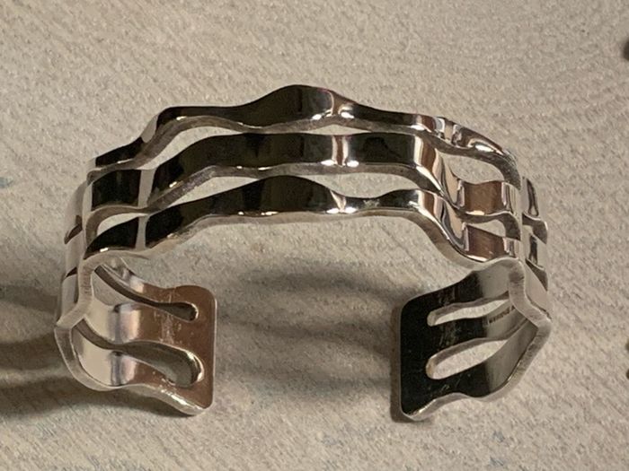 Silver bracelet and earrings