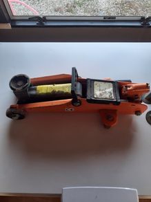 trolley jack, 2 axle stands