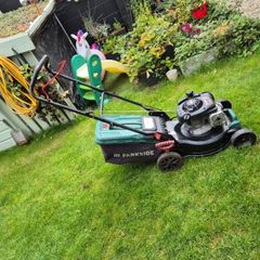 Petrol push mower Briggs and Stratton engine