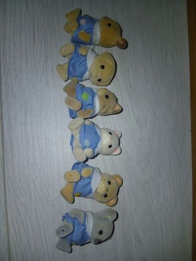 Sylvanian Families Country Tree School and Sylvanian Families Nursery Playmates Babies Set.