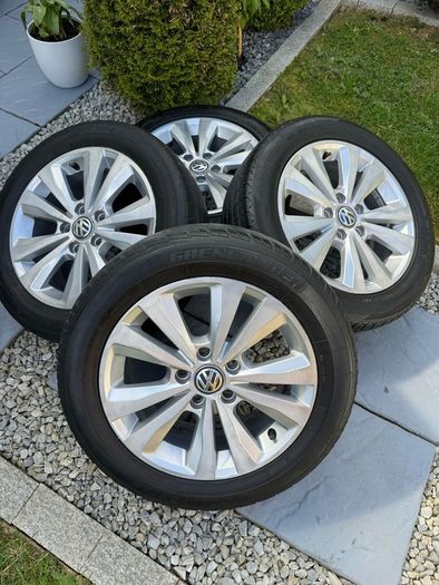Genuine R16 Volkswagen alloys & tyres