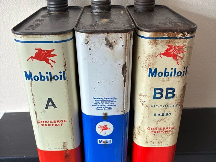 3 x Vintage Mobiloil 2L Oil Cans
