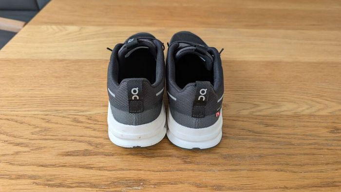 ON Cloud 5 Sky Trainers - Junior (UK4.5)