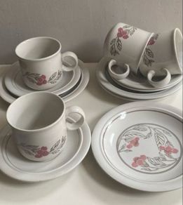 Vintage ceramic twelve piece tea set