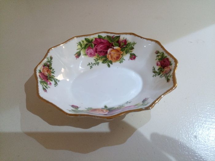 OVAL SWEET DISH Royal Albert Old Country Roses Bone China