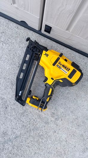 DeWalt DCN692 18V XR Brushless Framing Nailer
