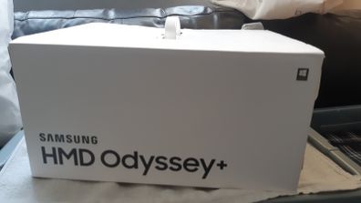 Samsung HMD Odyssey+ Windows Mixed Reality Headset with 2 Wireless Controllers 3.5" Black
