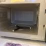 Microwave oven Image 2