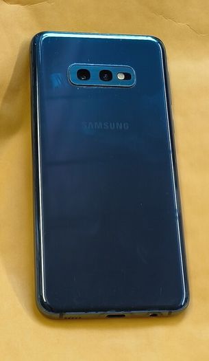 Samsung Galaxy S10e 128GB Dual Sim Unlocked SimFree Black (Screen Has Cracks)