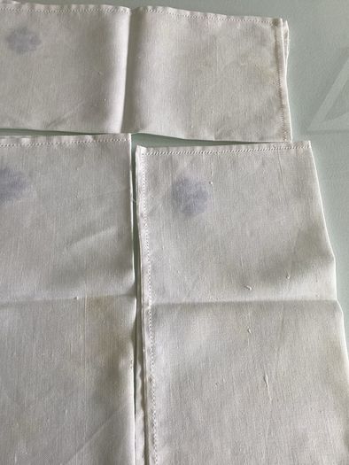 Vintage tablecloth plus 6 matching napkins.