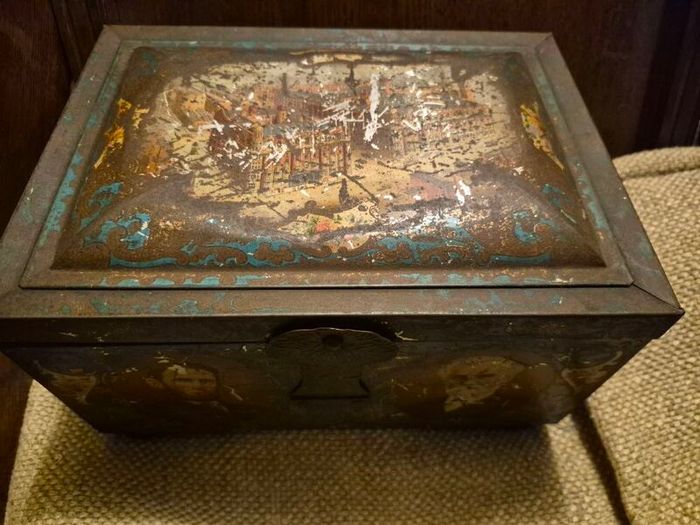 British 1863-1913 Co-Operative Wholesale Society CWS Jubilee Litho Chest Tin