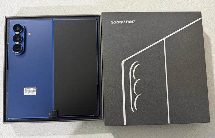 Samsung Galaxy z fold 7 256gb Blue brand new condition (Please read description)