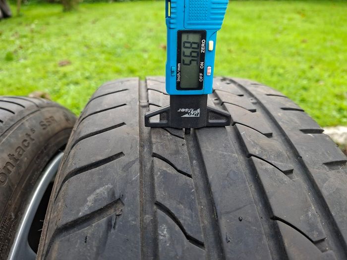 19" Ford Alloys with tyres