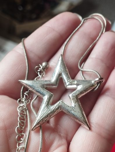 Star Pendant Necklace with Rhinestones.