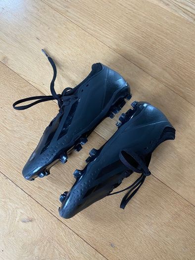 Kids football boots