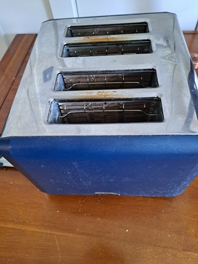 Four-slice Tower toaster