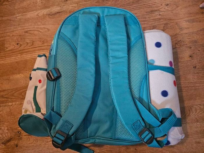 Next Picnic bag NEW with 4 person utensils, picnic blanket and wine carrier