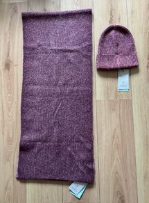 Ladies Beautiful Scarf and Hat Set Brand New with tags
