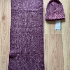 Ladies Beautiful Scarf and Hat Set Brand New with tags